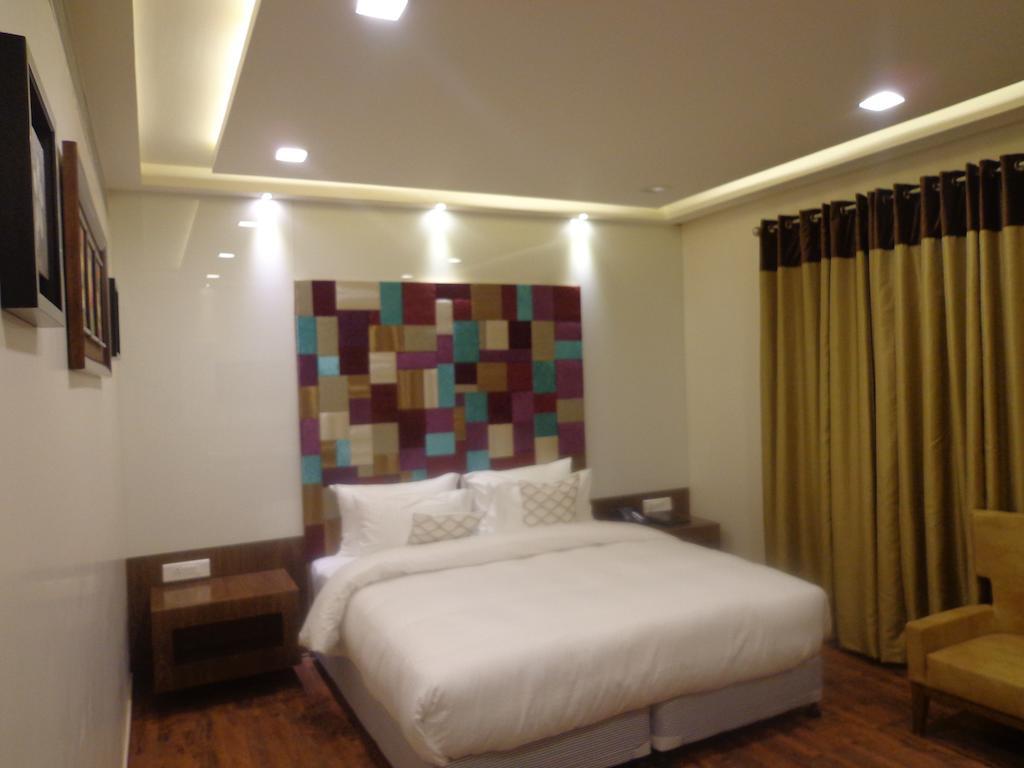 Hotel Taj Princess - Boutique Hotel Delhi  Ngoại thất bức ảnh
