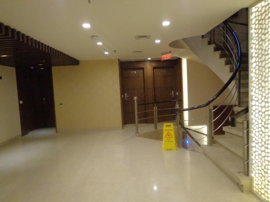 Hotel Taj Princess - Boutique Hotel Delhi  Ngoại thất bức ảnh