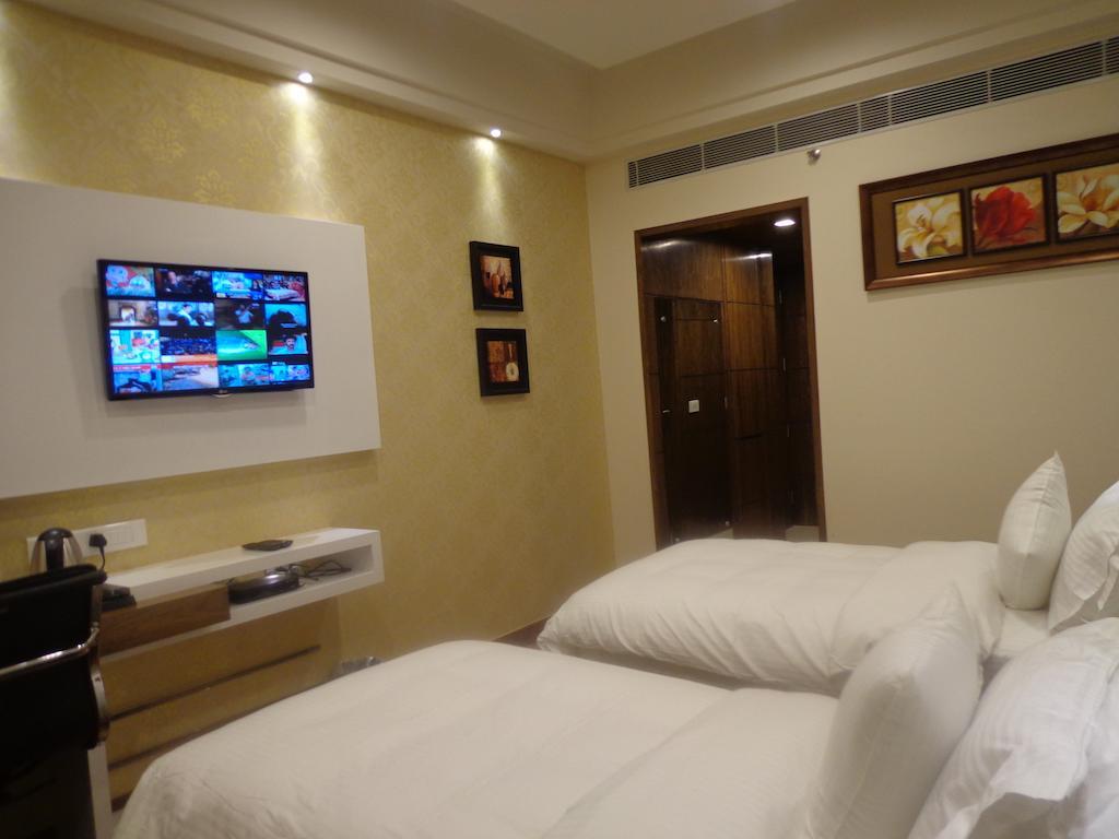Hotel Taj Princess - Boutique Hotel Delhi  Ngoại thất bức ảnh
