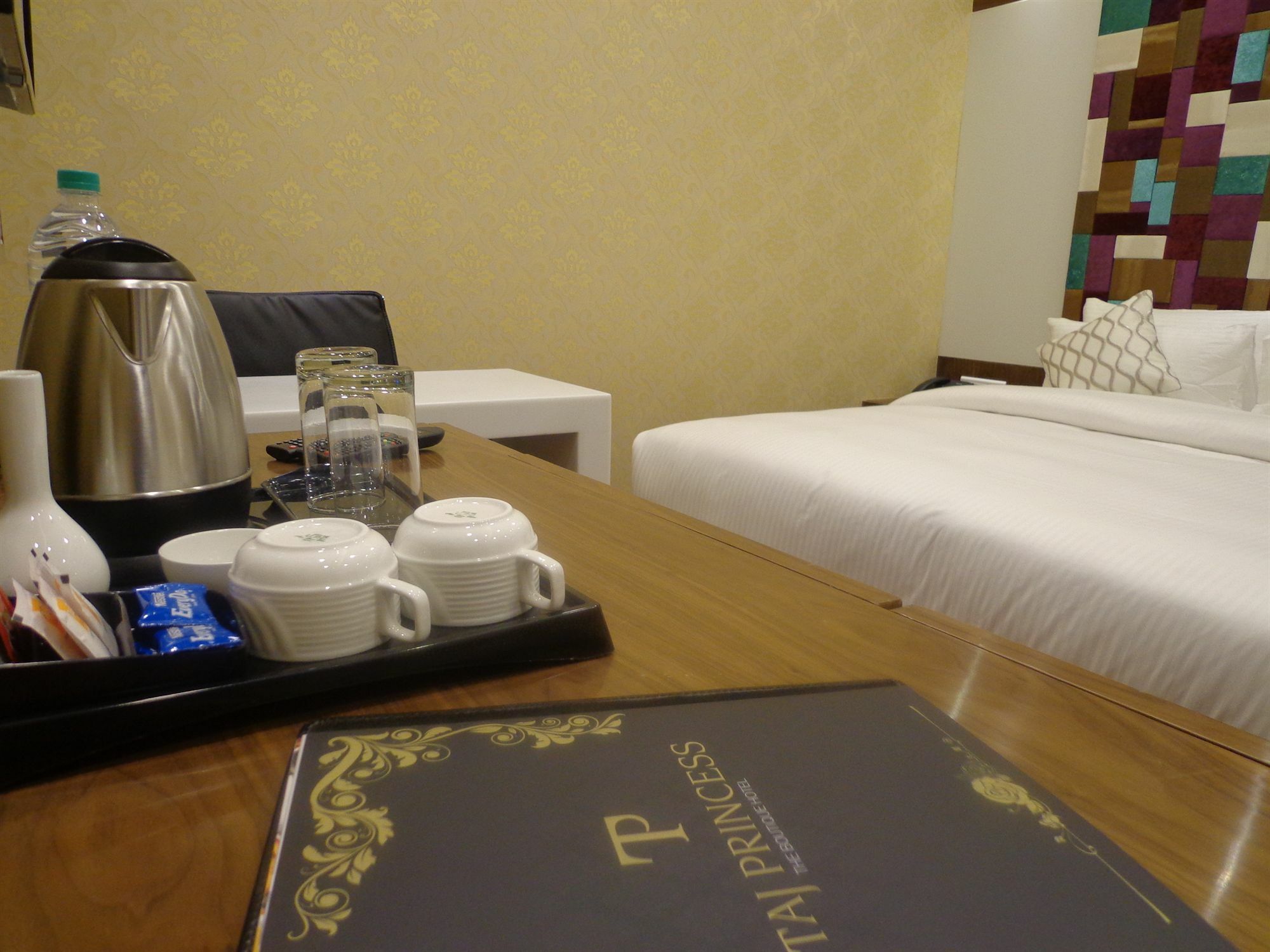 Hotel Taj Princess - Boutique Hotel Delhi  Ngoại thất bức ảnh