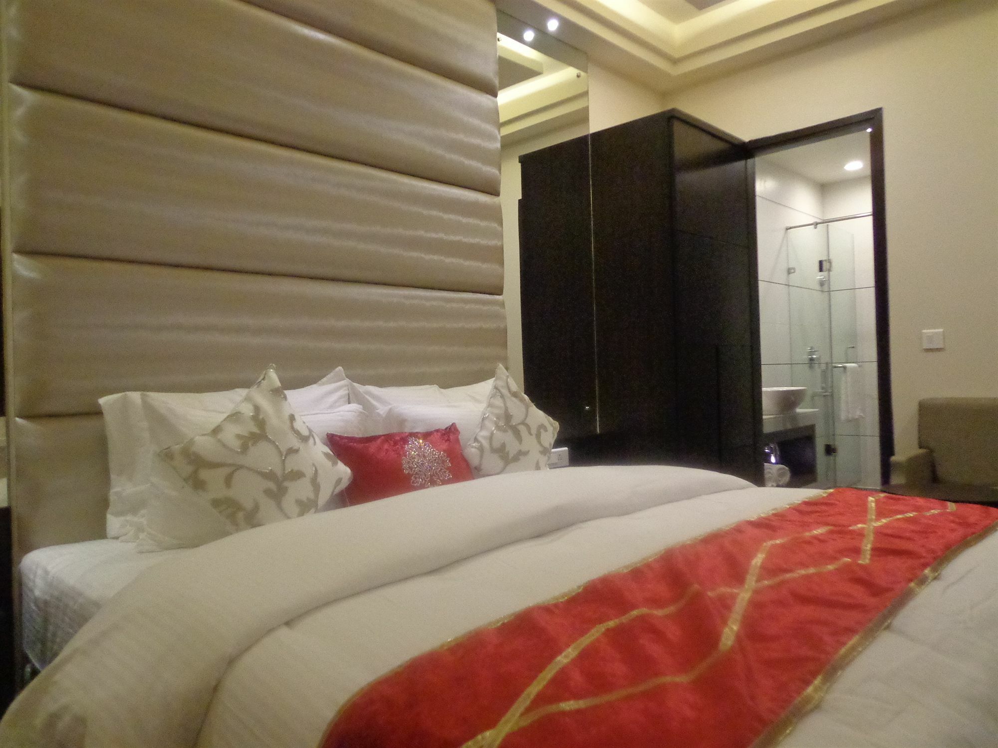 Hotel Taj Princess - Boutique Hotel Delhi  Ngoại thất bức ảnh