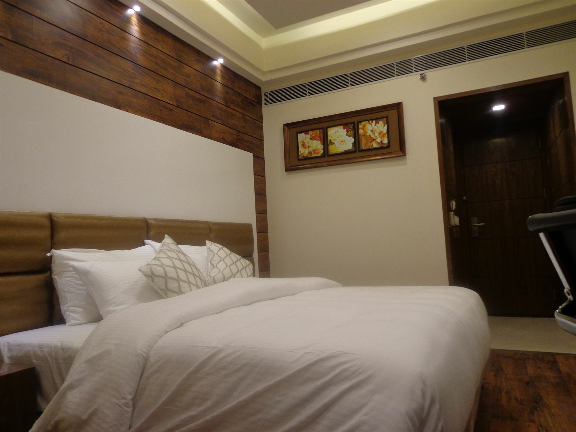 Hotel Taj Princess - Boutique Hotel Delhi  Ngoại thất bức ảnh