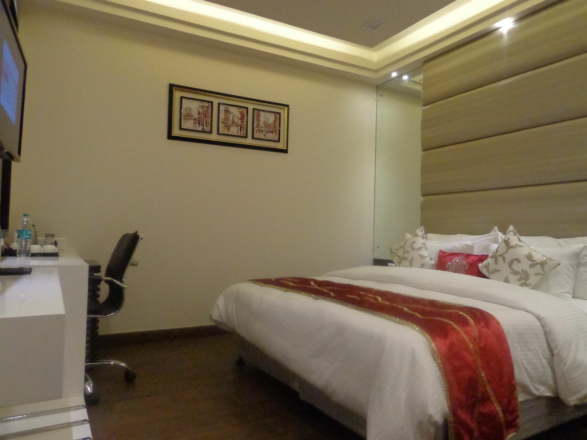 Hotel Taj Princess - Boutique Hotel Delhi  Ngoại thất bức ảnh